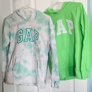 Lot of 2 GAP Women's Size SMALL Sweatshirt Hoodies Aqua/white & Kelly Green